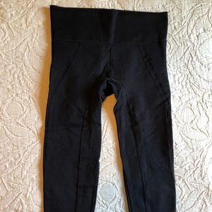 Athleta cropped workout leggings